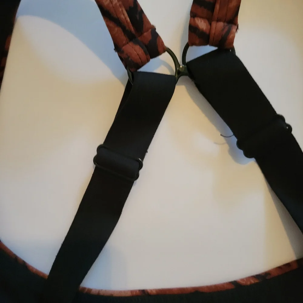 animal print athleasure set- sport bra and legging - Picture 6 of 8